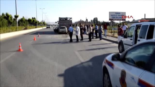 Ankara Otomobil, Tır’a Arkadan Çarptı: 3 Ölü, 1 Yaralı
